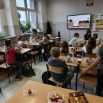 Uczniowie realizujący projekt